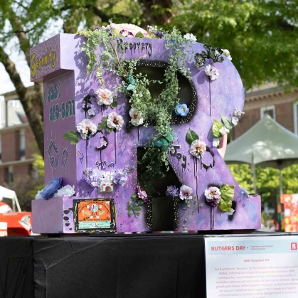 The R Garden on Voorhees Mall is a prime selfie-snapping spot.